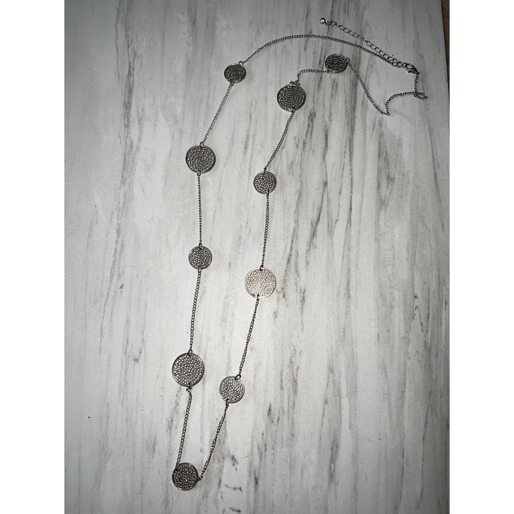Silver tone Disc Necklace